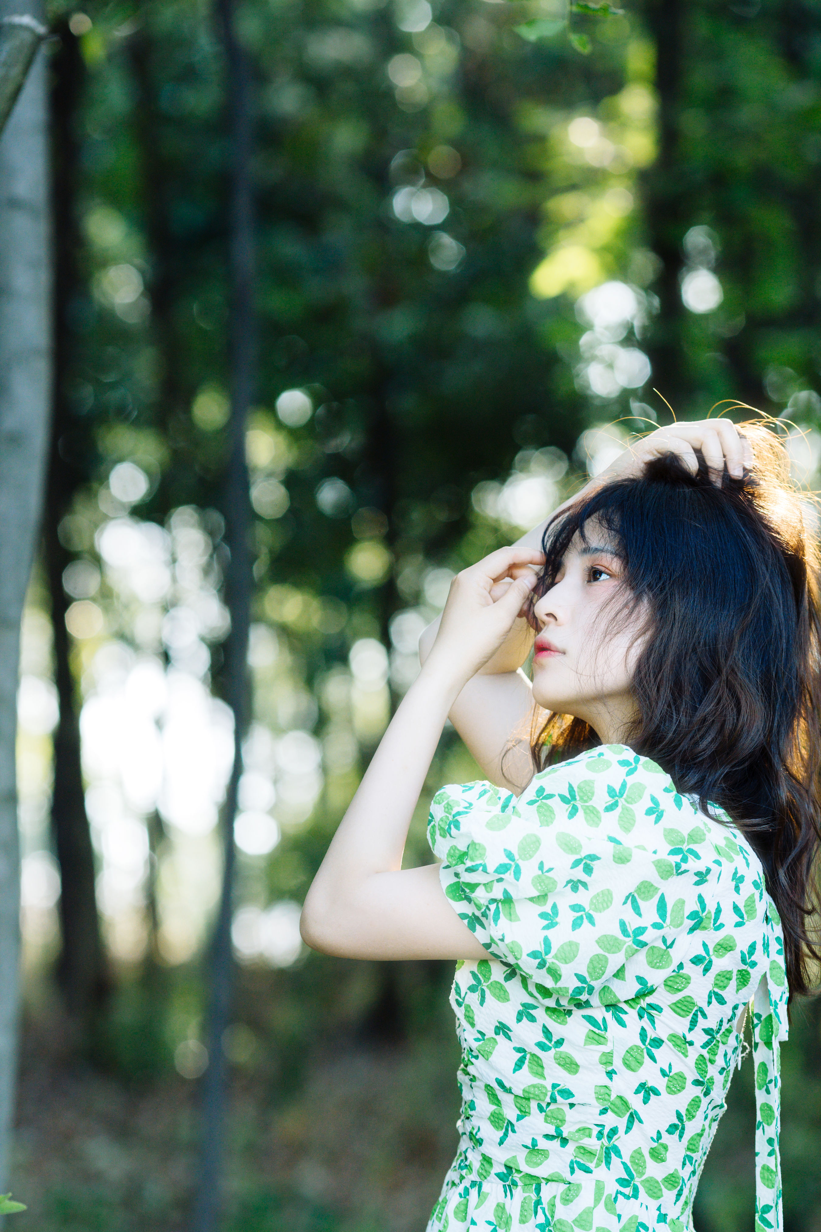 绿野花园 小清新 树林 少女 养眼