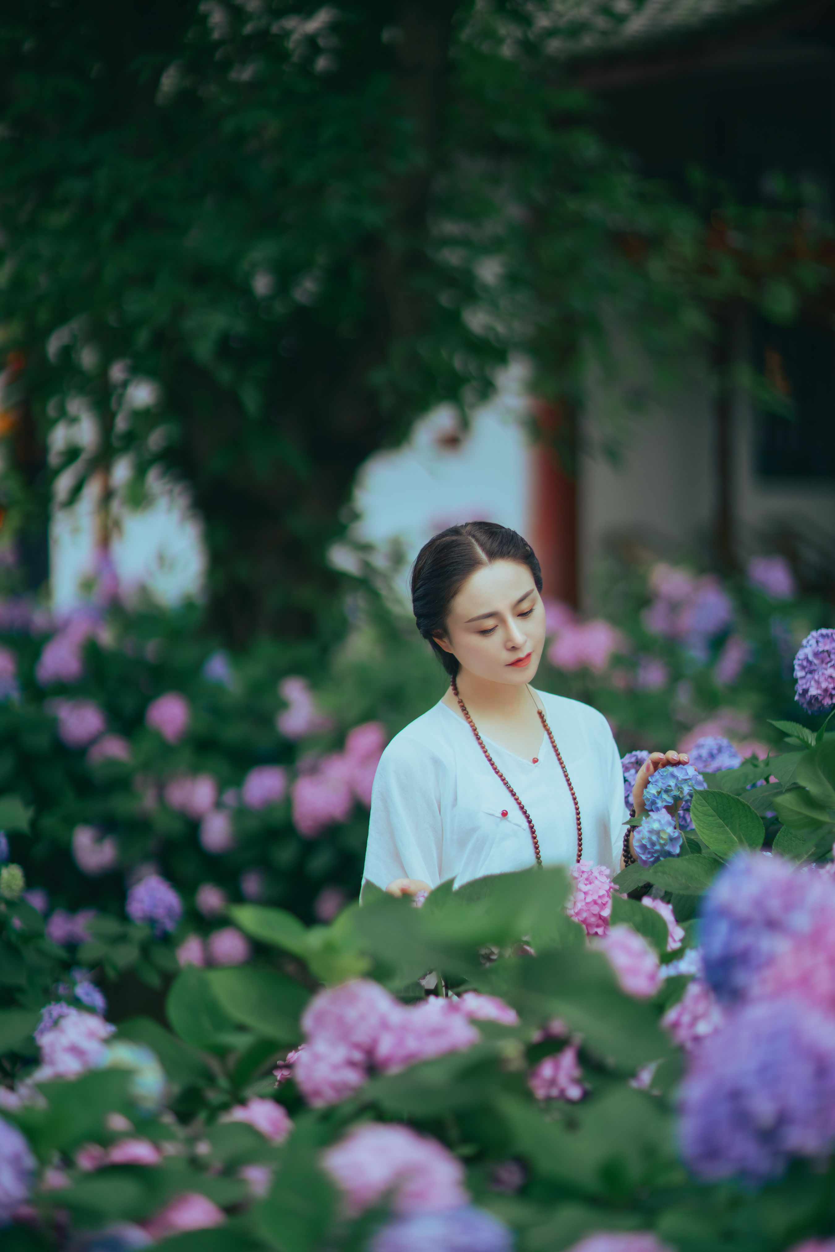 熏风入花林 禅意 意境 花 人像