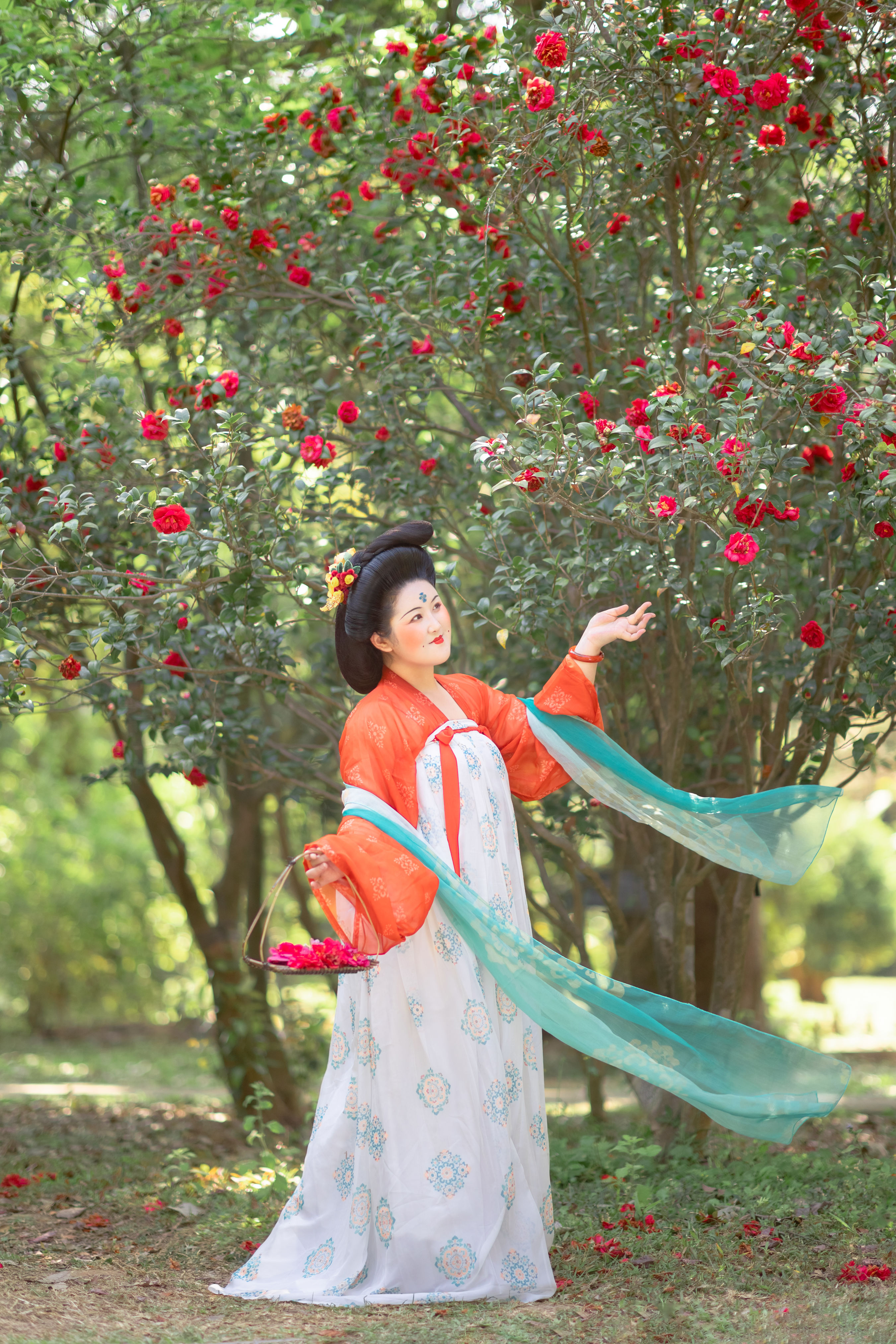 落红谁捡 古风 花 中国风 模特艺术