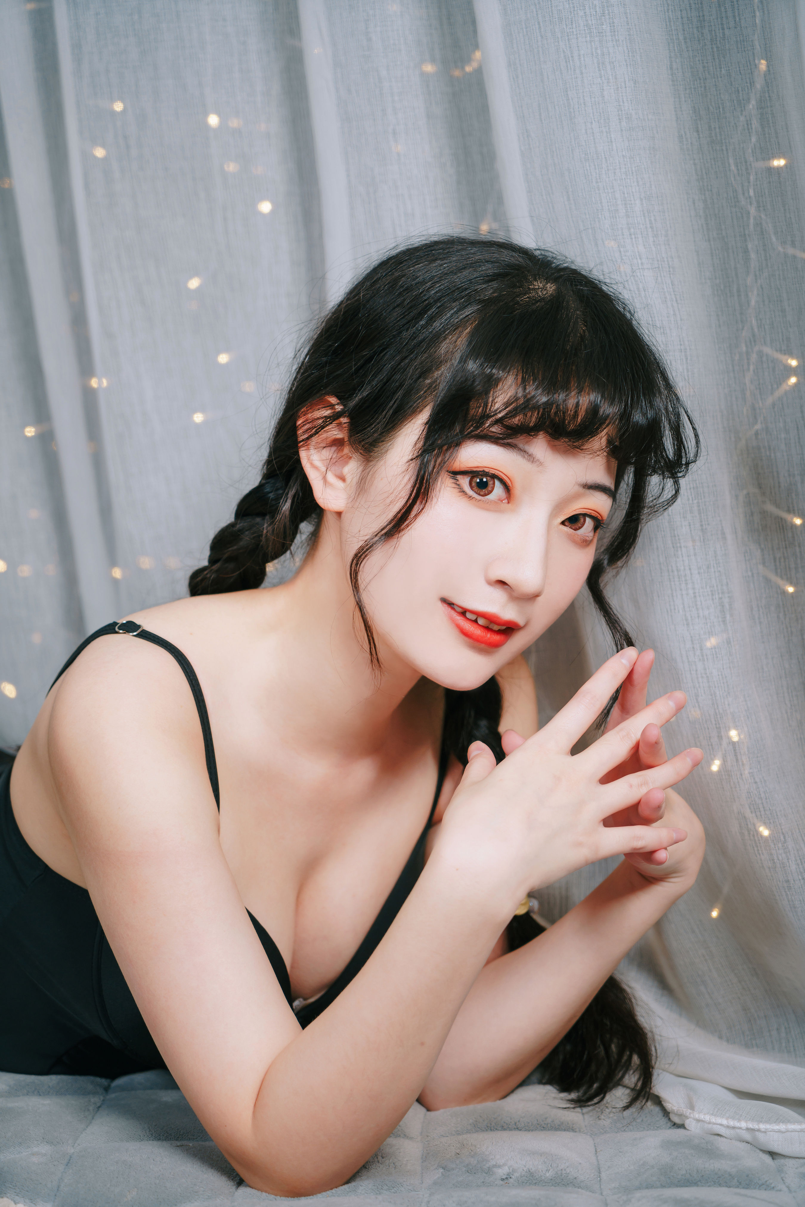 夜已深 写真 妹子 双马尾 丝袜 性感