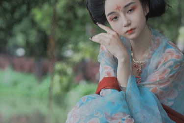 雨后游园 古装 汉服 美人 写真 绿色