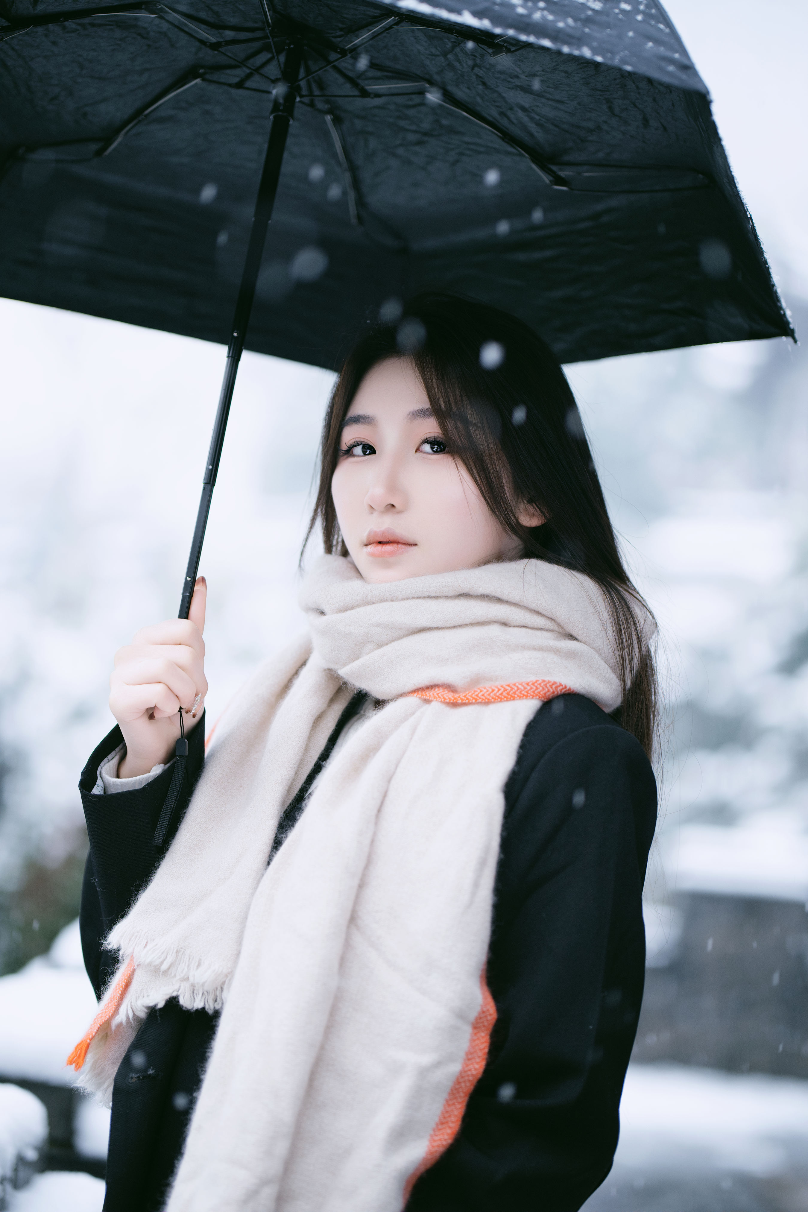 雪中独舞的花 雪景 冬天 小姐姐 美女 精美