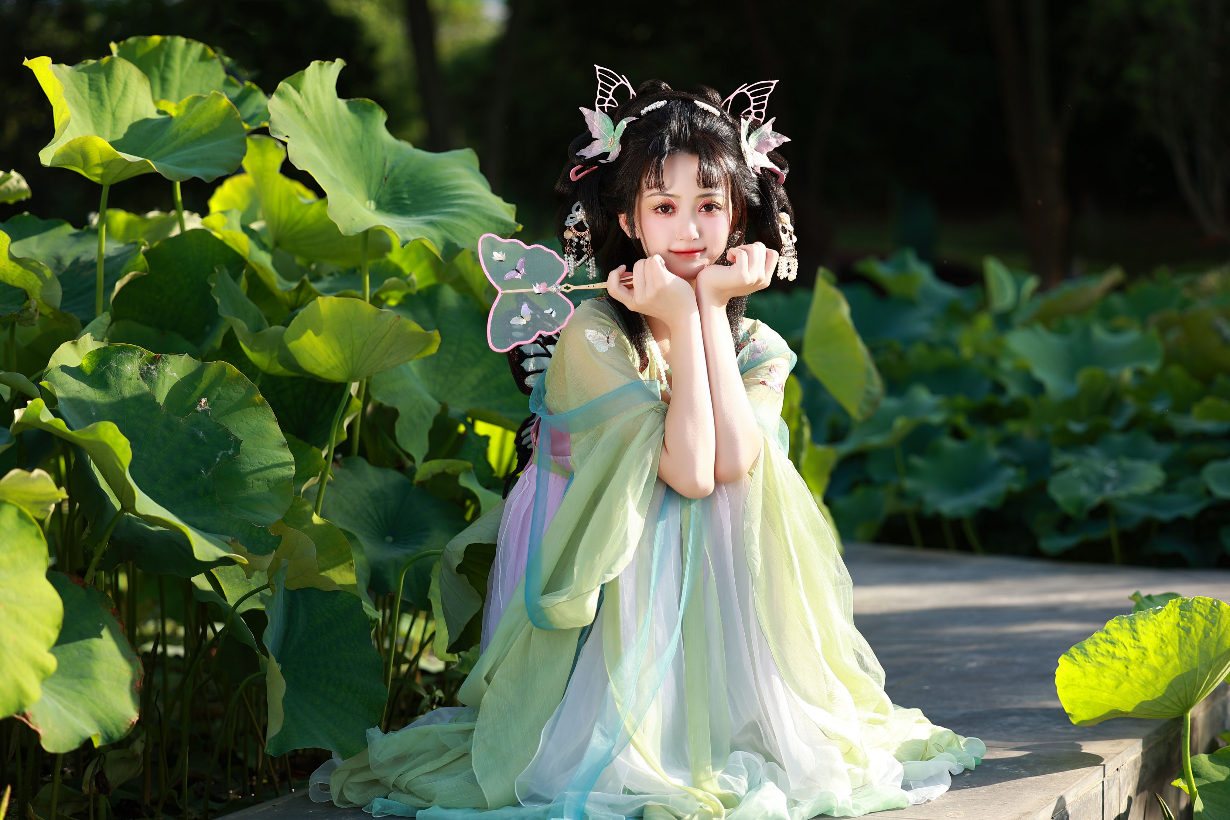 荷与蝶 荷花 姑娘 汉服 可爱 小仙女