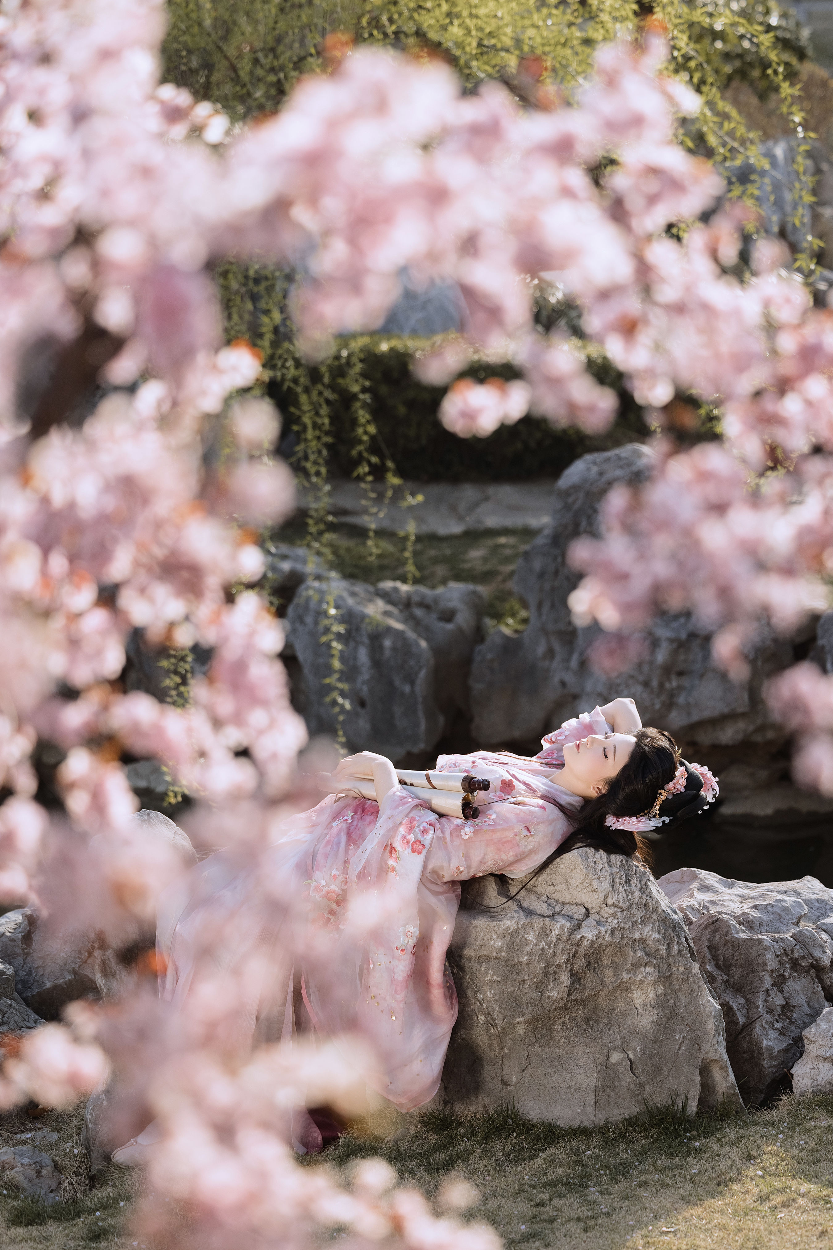 花下饮酒 古风 汉服 美人 花 意境