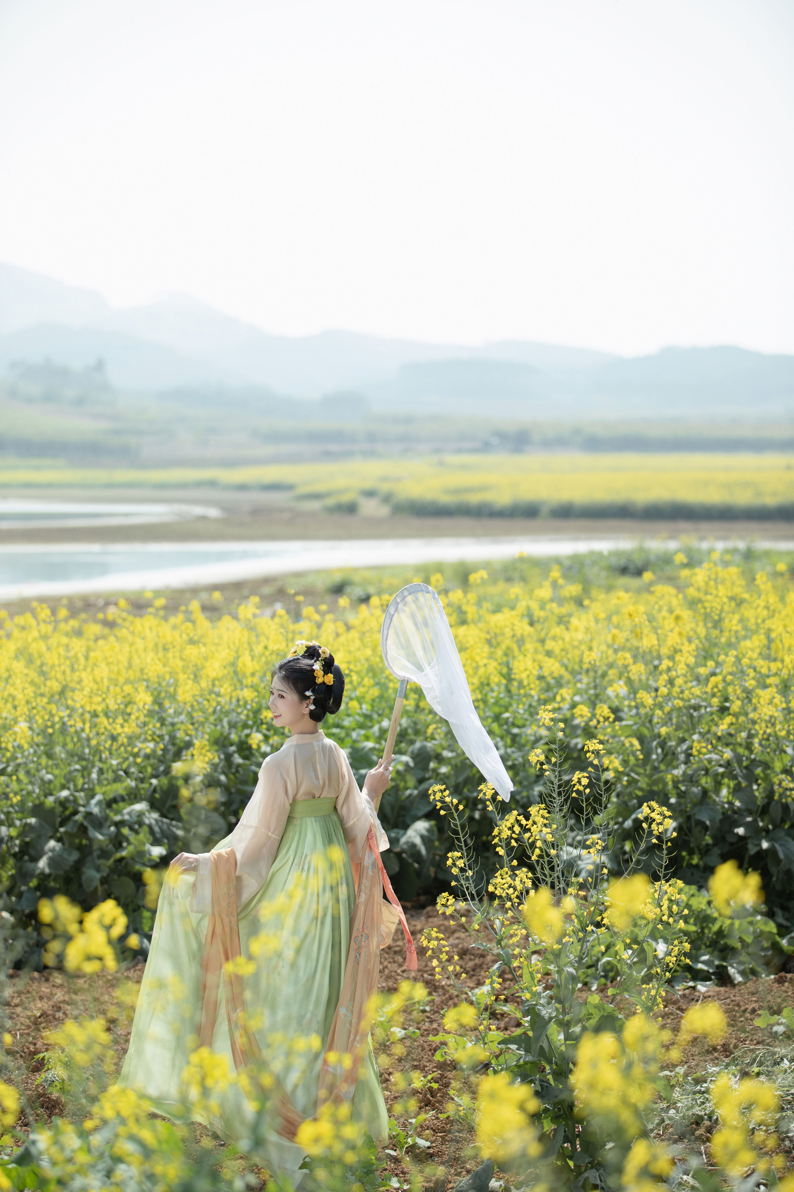 春日即事 姑娘 汉服 油菜花 春日 可爱