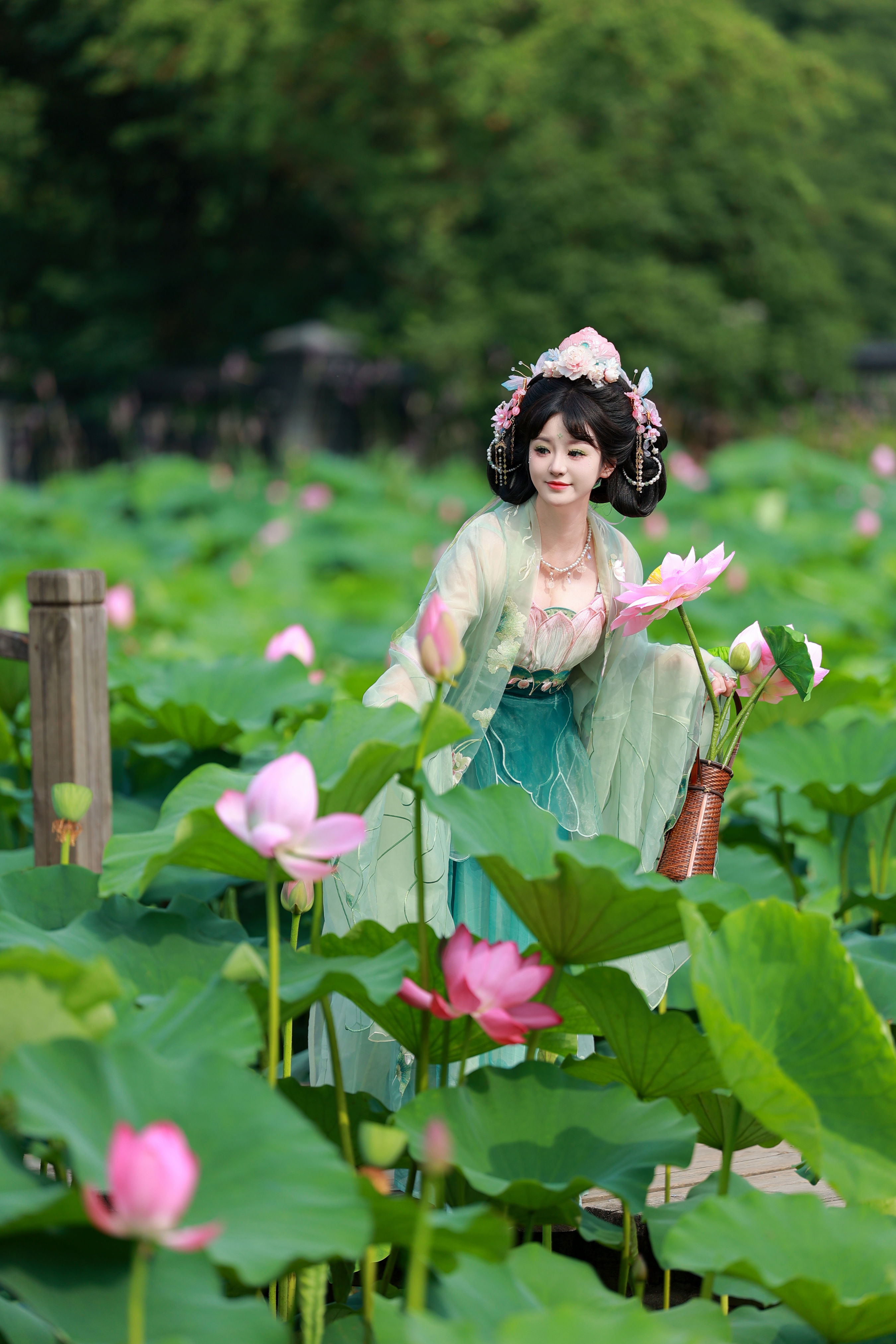 十里芙蕖 汉服 荷花 莲花 绿色 小仙女